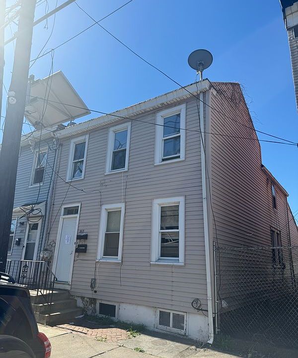1st image of 203 Genesee St Floor 2