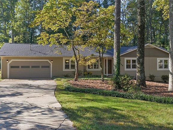 3rd image of 110 Woodmeade Way NW