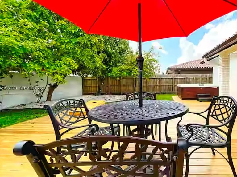 301 SW 136th Ct — Photo 15
