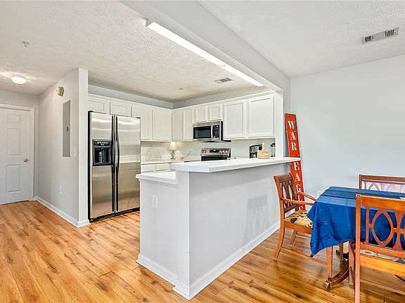 3rd image of 1114 S College St #3101