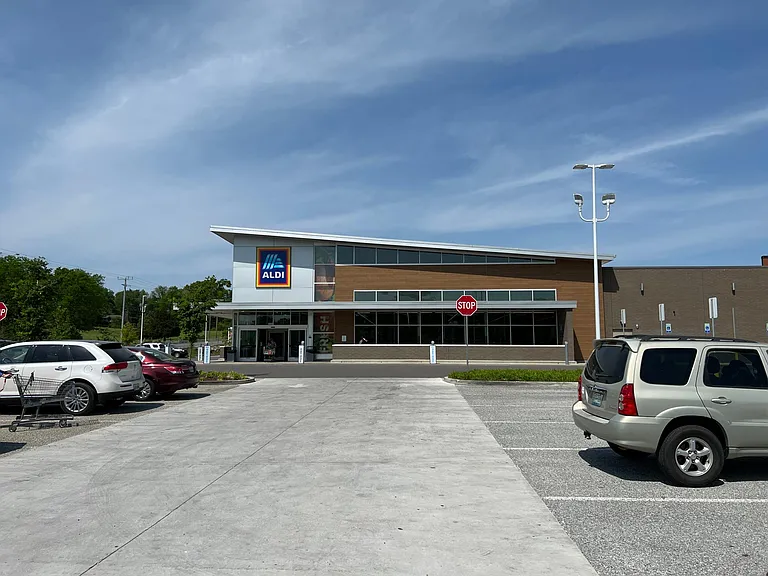 Lenham Road is behind the Aldi at 7117 Southpoint Pkwy, Brentwood, TN 37027. Aldi is also accessible from Pettus Road.