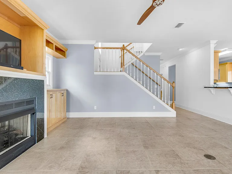 279 Joy Ln — Photo 16
