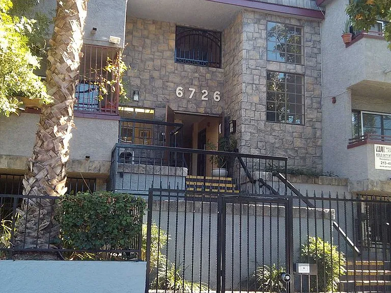 6726 WOODLEY — Photo 7