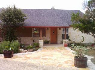 103 Burnet Dr, Kerrville, TX 78028