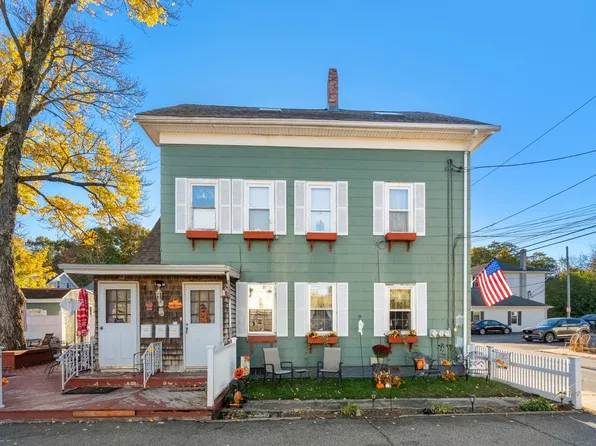 31 Saint Paul St, Blackstone, MA 01504