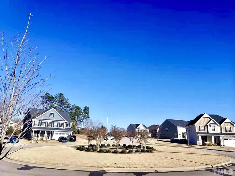 8008 Gilano Dr — Photo 39