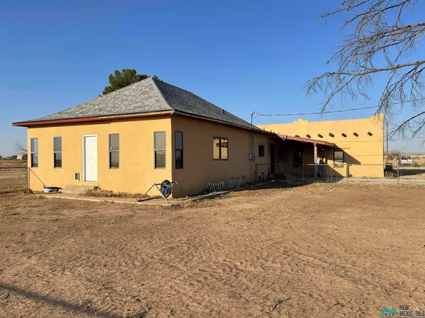 225 W Derrick Rd, Carlsbad, NM 88220