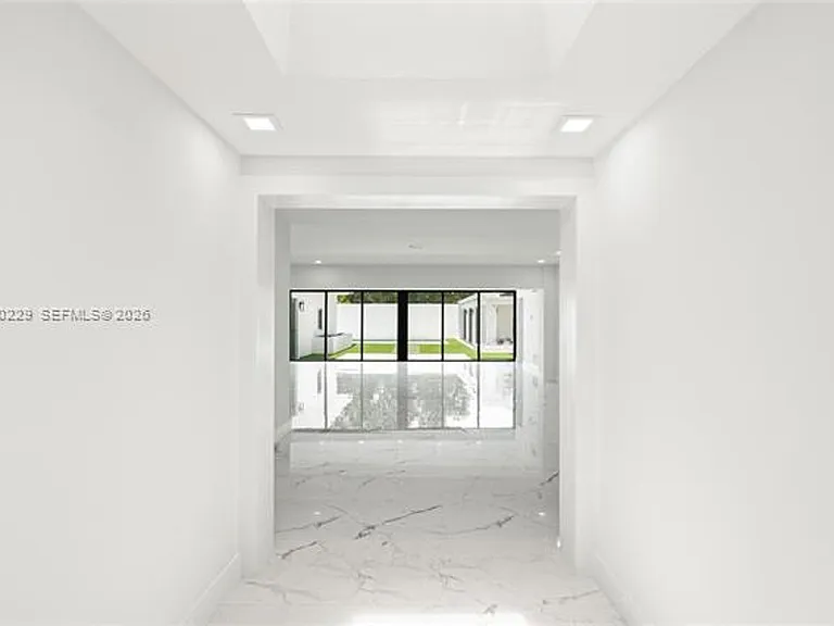 112 E 1st Ct — Photo 85