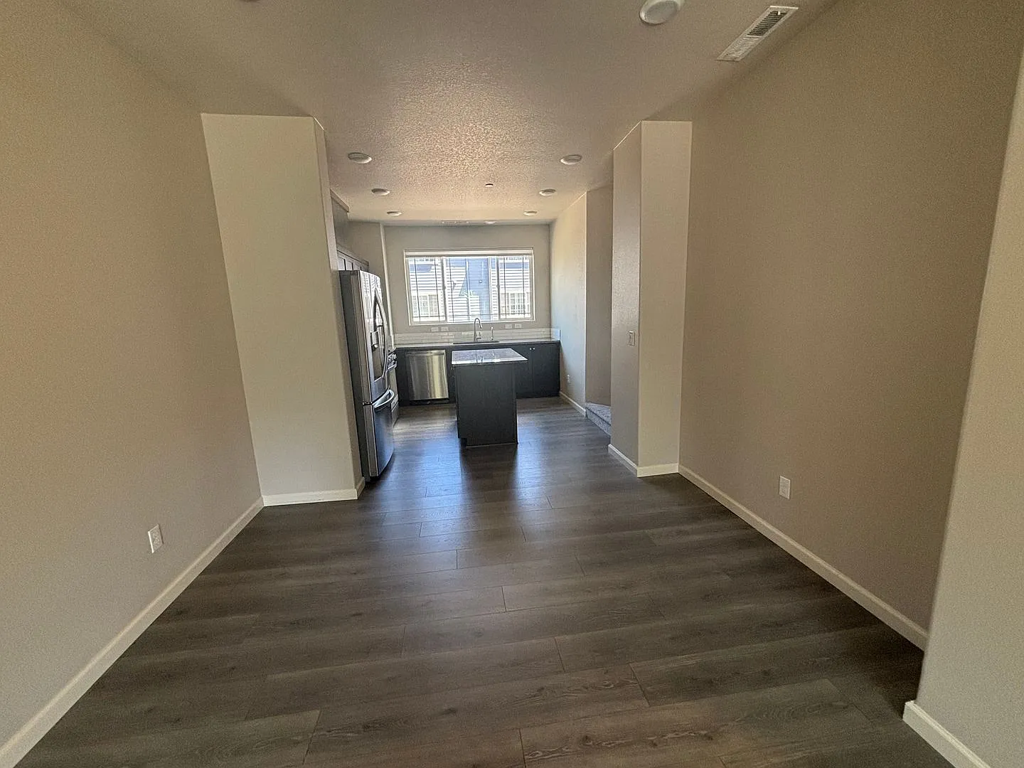 Now offering $400.00 off first month's rent move in special! — Photo 4
