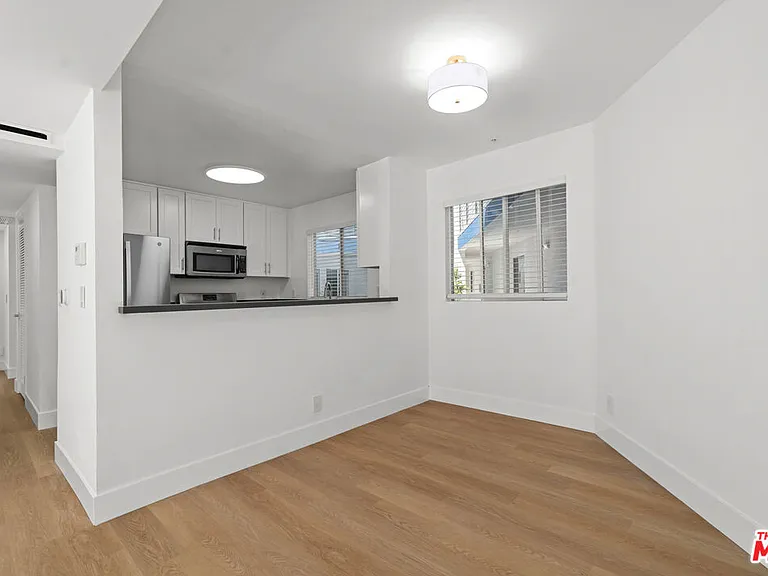 16100 W Sunset Blvd #109 — Photo 11