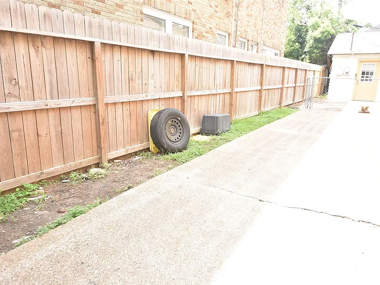4618 Clay St #2 — Photo 28