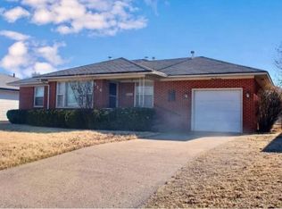 914 E Sutherland St, Altus, OK 73521