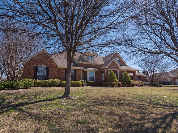 2nd image of 5710 Hathaway Dr