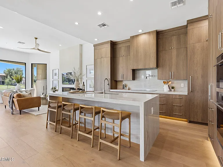 8429 E Del Camino Dr — Photo 11