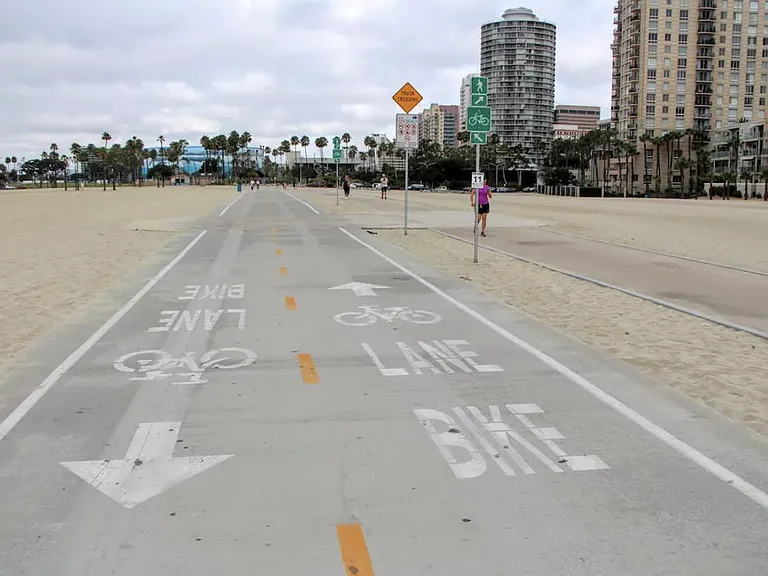 E Ocean Blvd — Photo 27