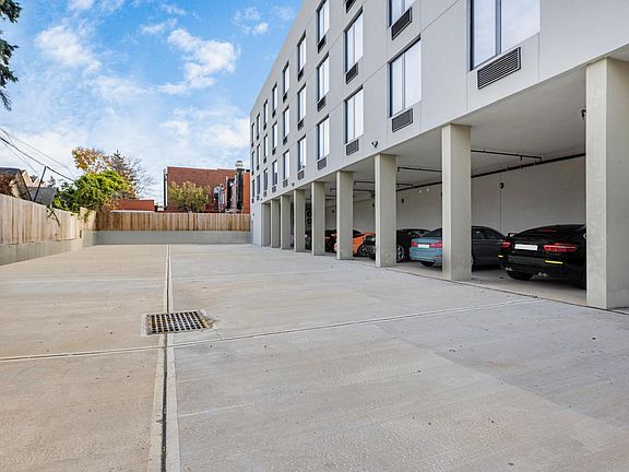 4th image of 83-15 Parsons Blvd #2D