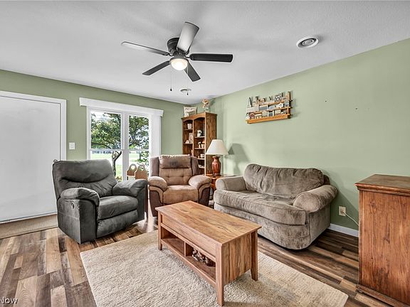 5th image of 37338 Lake Shore Blvd