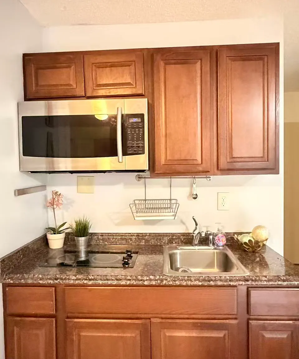 10100 Vanderbilt Cir — Photo 1