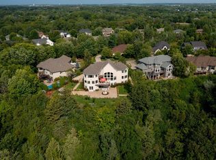 19115 Vogel Farm Trl, Eden Prairie, MN 55347