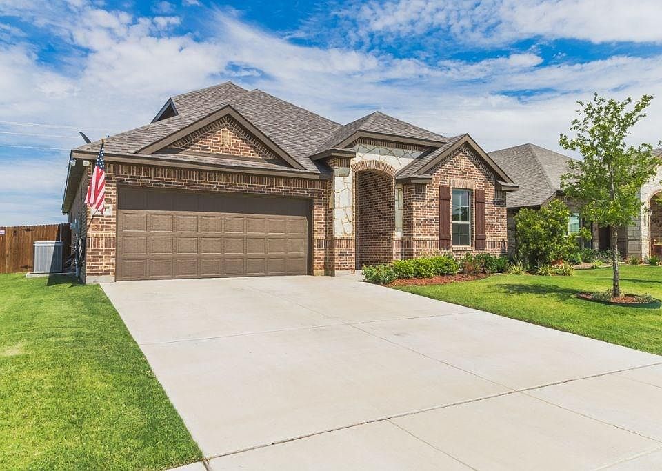 1st image of 210 Colter Dr