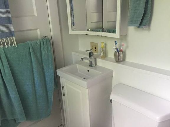 4th image of 669 Grand Ave APT 2B