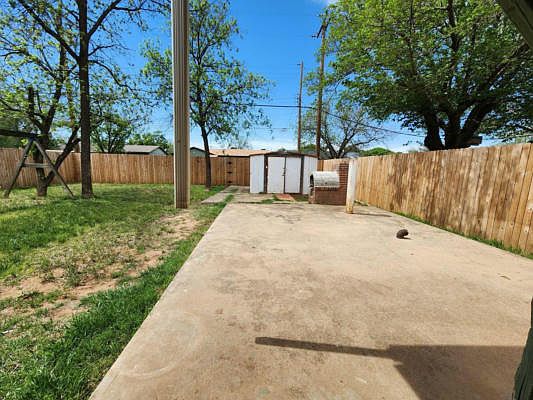 3rd image of 5404 Avenue A