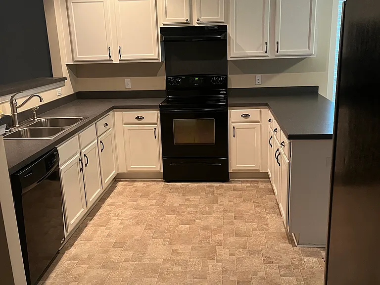 431 Truman Dr — Photo 6