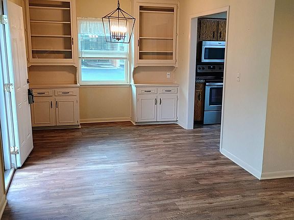 2nd image of 3017 McNiel Ave