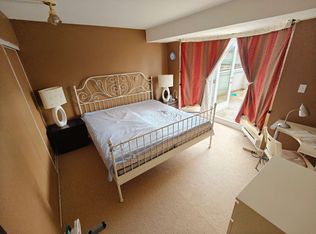 9926 151st St, Surrey, BC V3R8C9