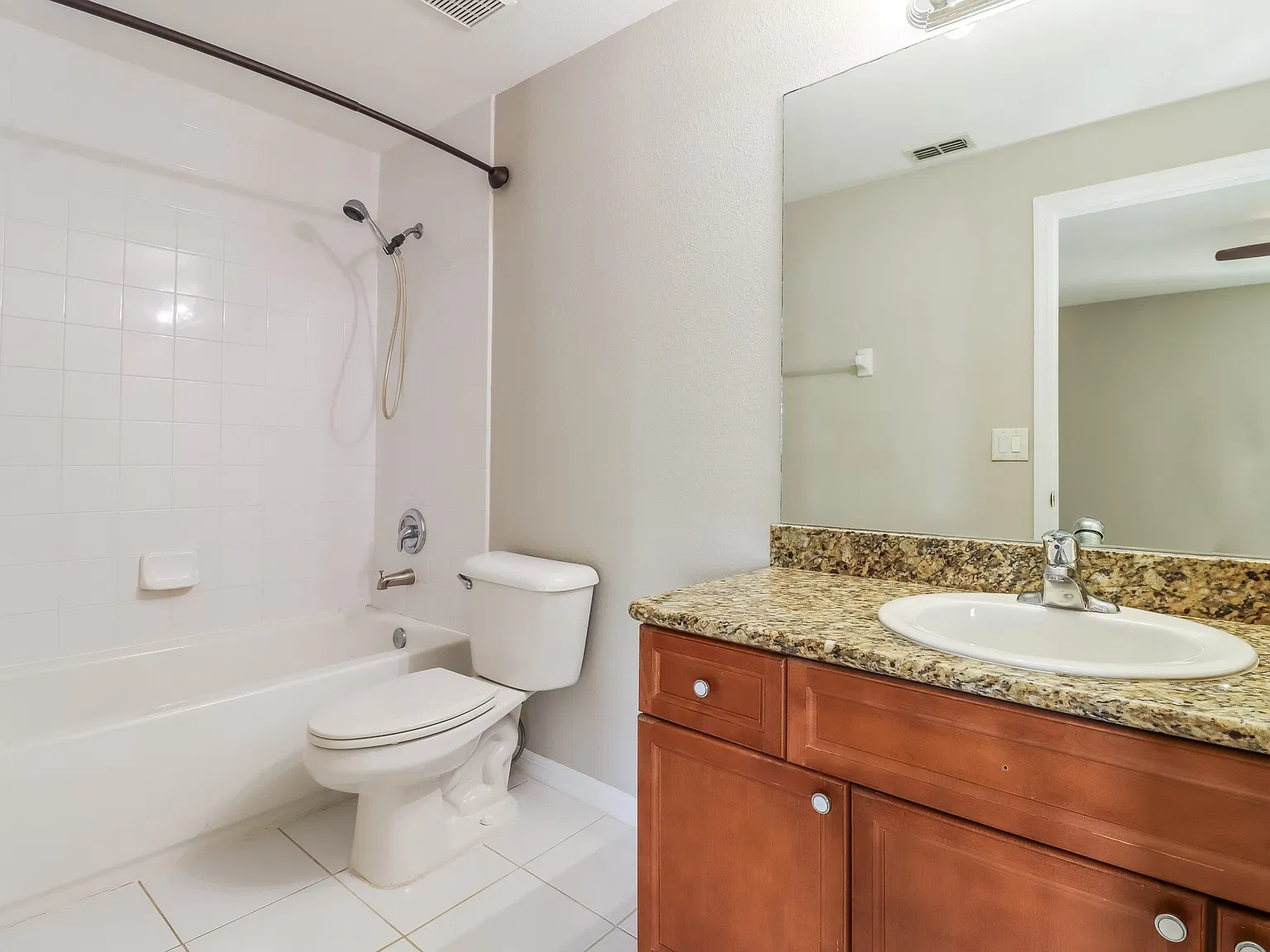 635 Michigan Blvd — Photo 4
