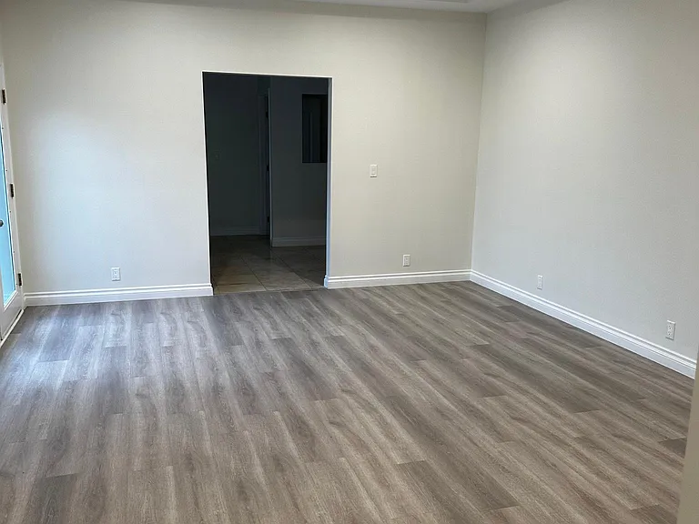 11211 Louise Ave — Photo 10