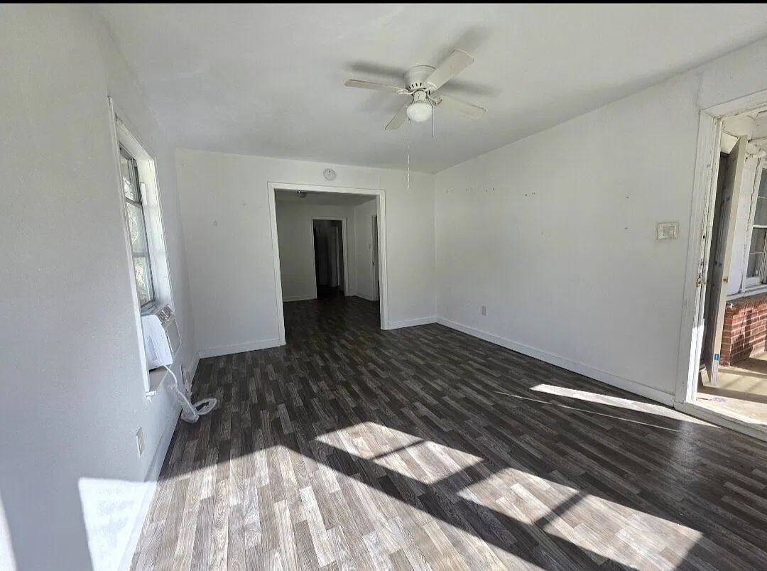 4 bed, 2.0 bath, 1320 sqft, $1,250 — Photo 2