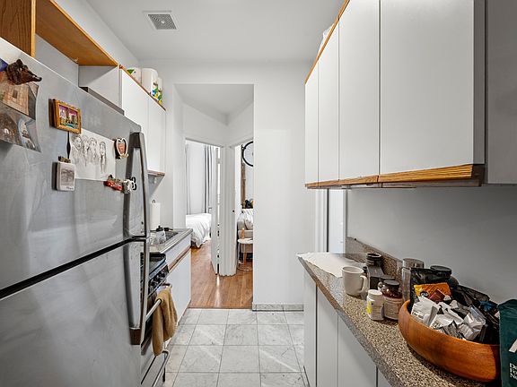 4th image of 38 Carmine St APT 2W