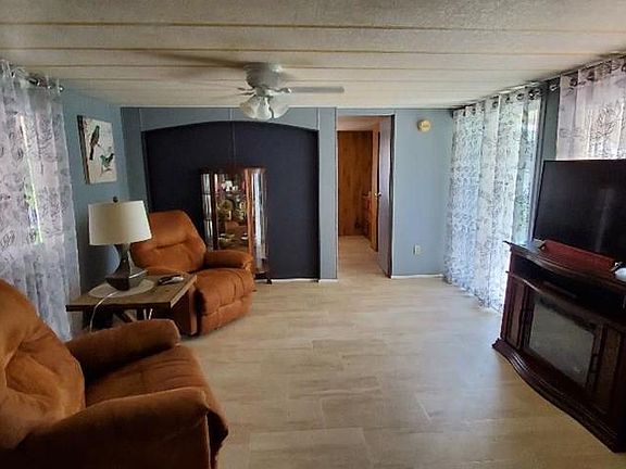5th image of 1411 Coco Palm Dr