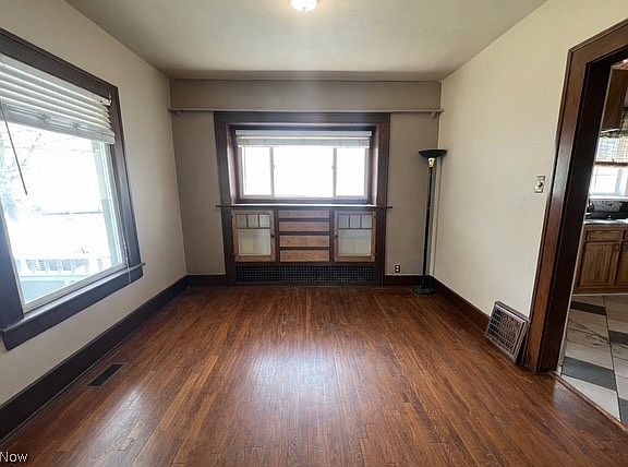 4th image of 238 Para Ave