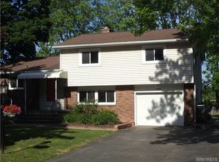 5421 Elm Dr, Lewiston, NY 14092