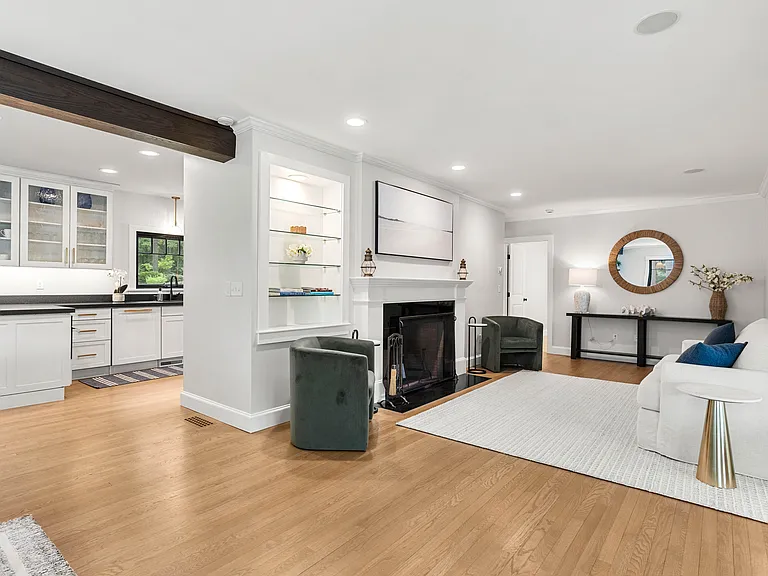 6 Sagamore Grv — Photo 22