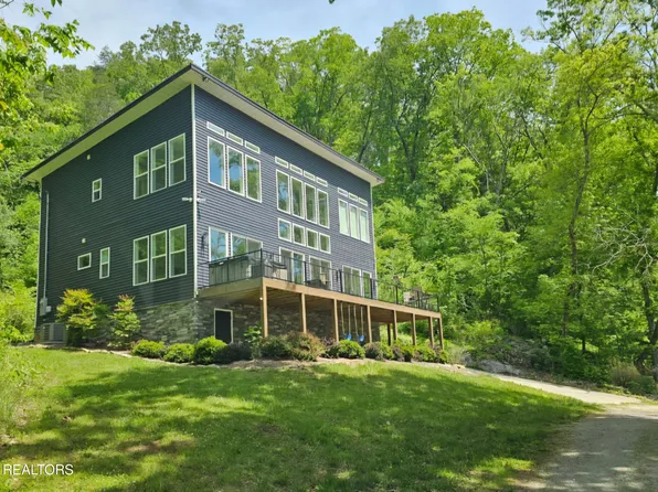 880 Skyline Dr, Harriman, TN 37748