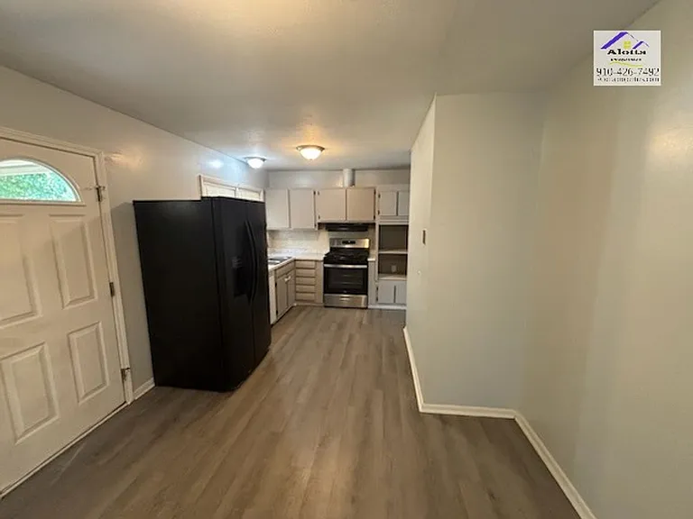 4430 Wellington Dr — Photo 4