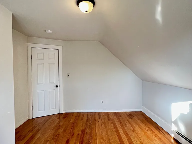 27 Barry St #2R — Photo 18