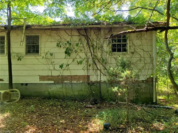 802 Brown Berry Rd, North Wilkesboro, NC 28659