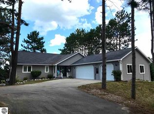 10475 S Timberlee Dr, Traverse City, MI 49684