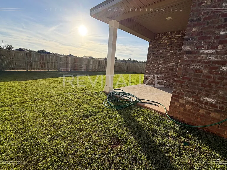 14913 Dayton Cir — Photo 32