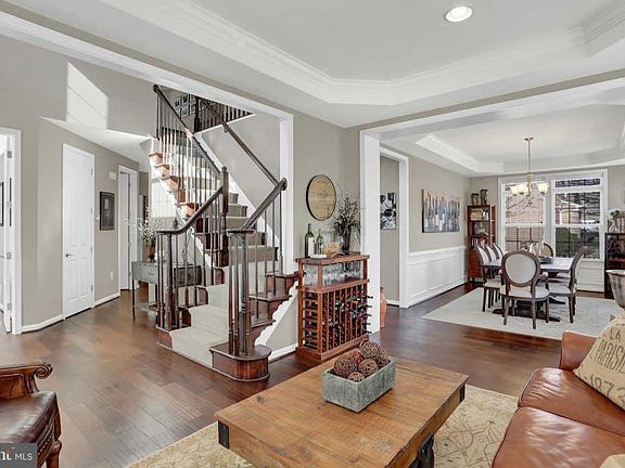 4th image of 10630 Legacy Ln