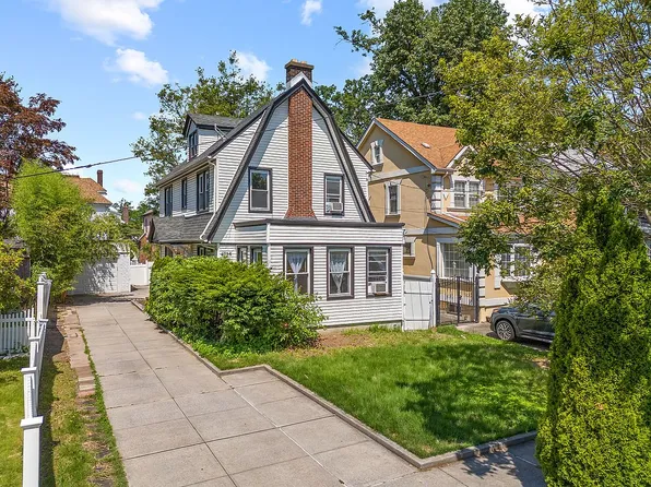 47-18 163rd St #1, Flushing, NY 11358