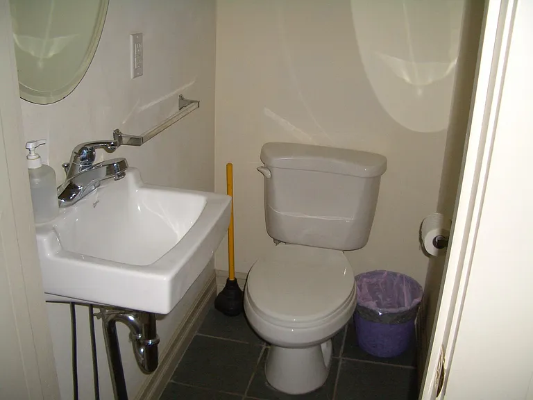 1/2 bath
