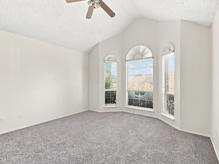 1813 Pendleton Rd — Photo 6