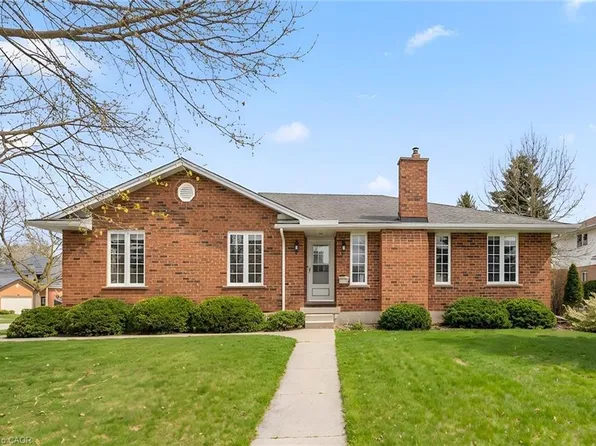 556 Stanwood Cres, Waterloo, ON N2K 3P3