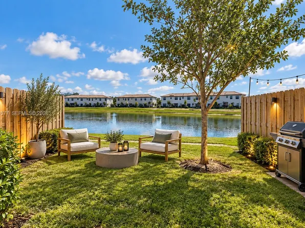 12941 NW 23rd Pl, Miami, FL 33167
