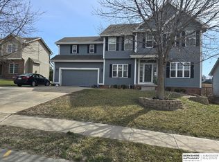 7725 S 101st St, La Vista, NE 68128